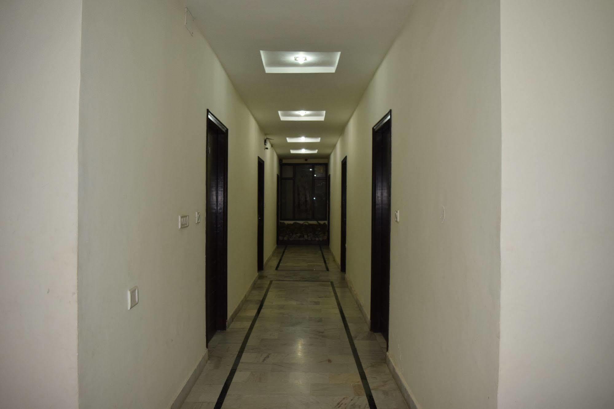 Capital O 4087 Hotel Akaal Residency Amritsar Exterior foto