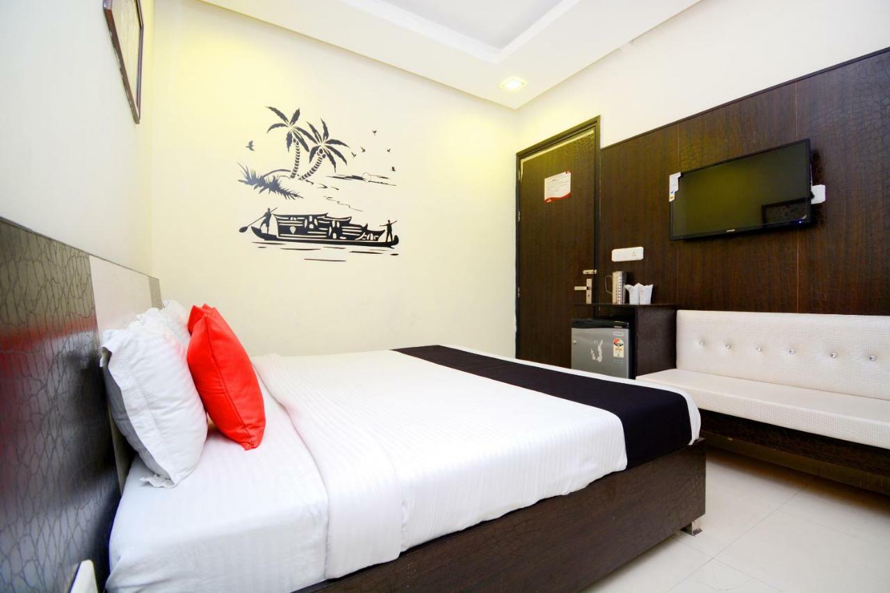 Capital O 4087 Hotel Akaal Residency Amritsar Exterior foto